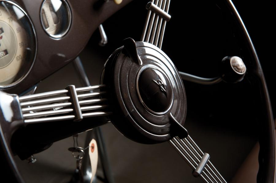  Ford DeLuxe Roadster 1935 года  (фото 10 из 41)
